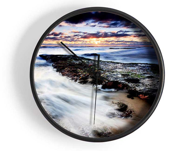 The Path Of The Ocean Swell Clock - Wallart-Direct UK