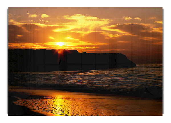 Sonnenaufgang über Ozeanfelsen