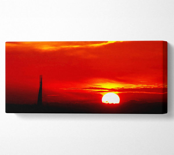 Segeln in den roten Sonnenuntergang