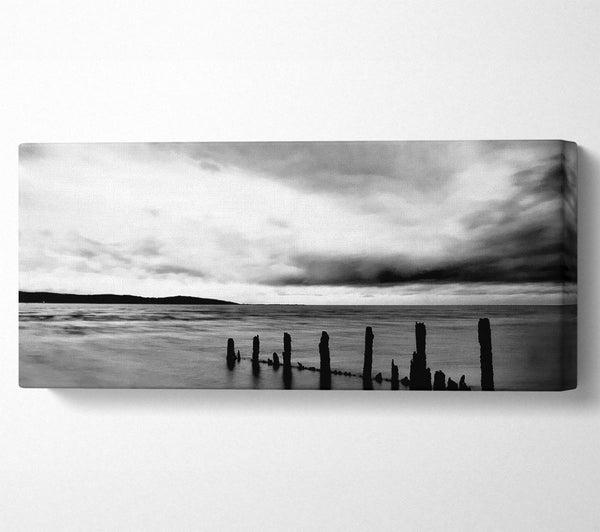 Gewitterwolken über dem Ozean B n W
