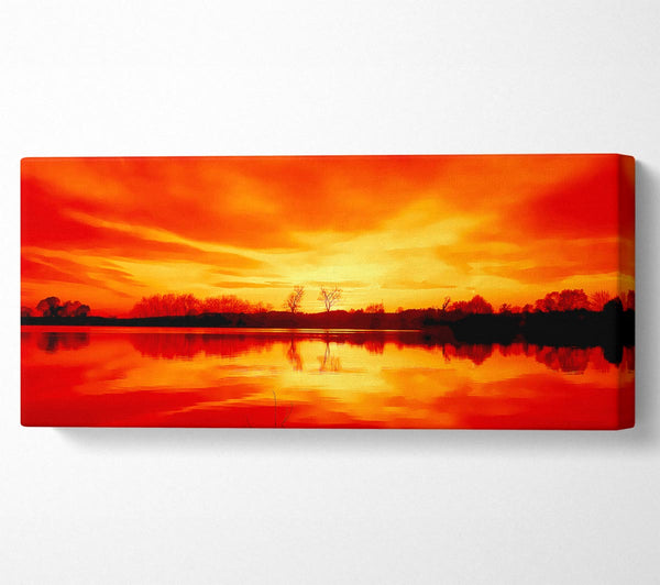 Atemberaubender See bei Sonnenuntergang Orange