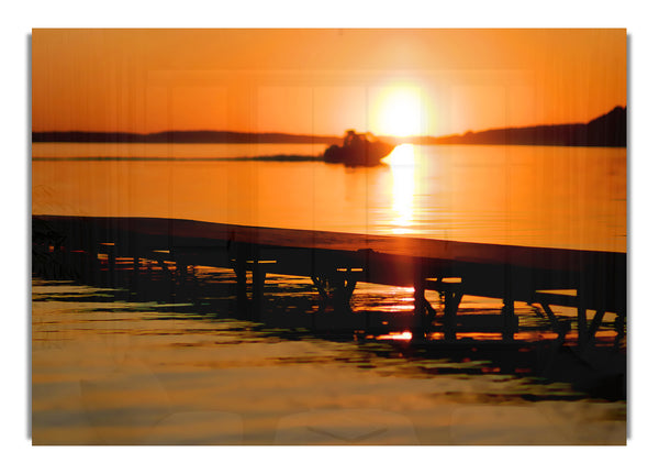 Anlegestelle bei Sonnenuntergang in Pfirsich