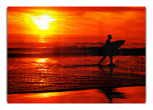 Surfer atemberaubenden orange Ozean