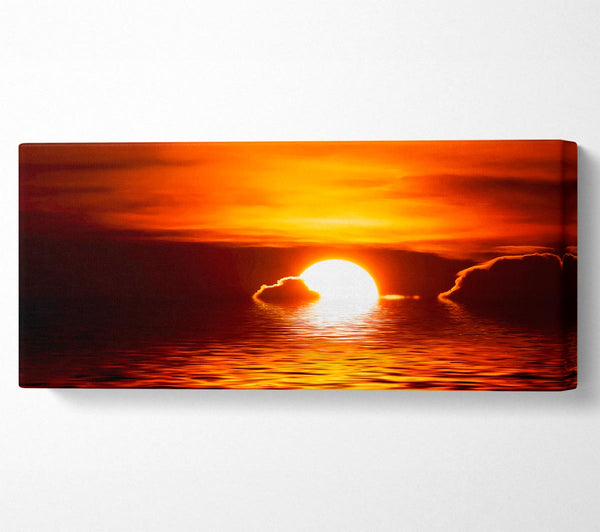 Die Sonne fällt in den Ozean