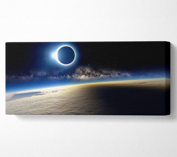 Sonnenfinsternis aus dem Weltraum