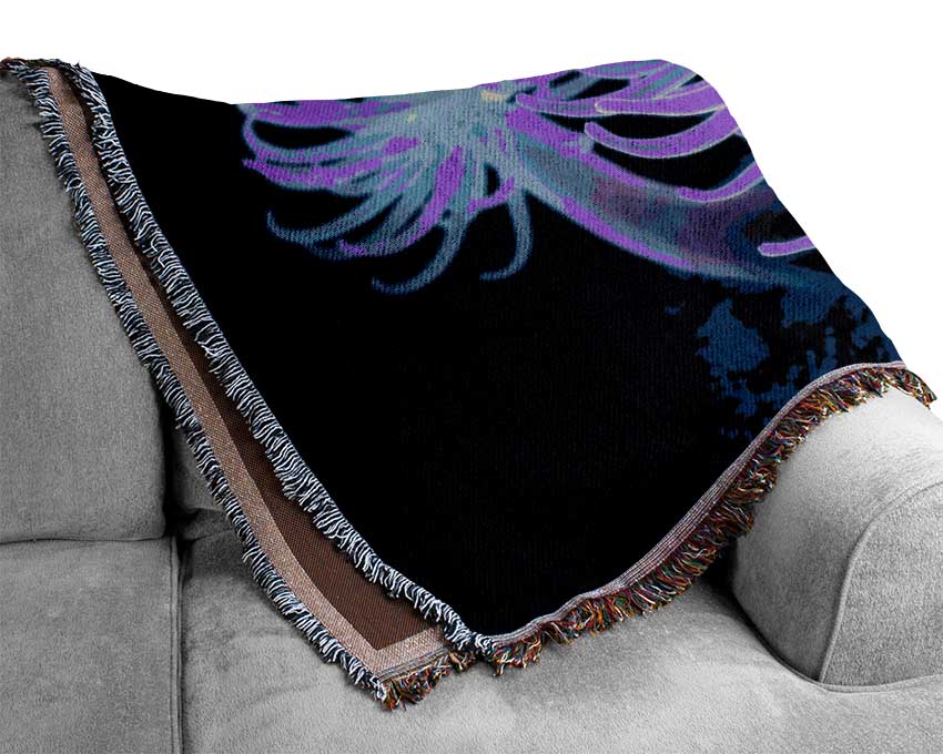 Jellyfish Looks Woven Blanket