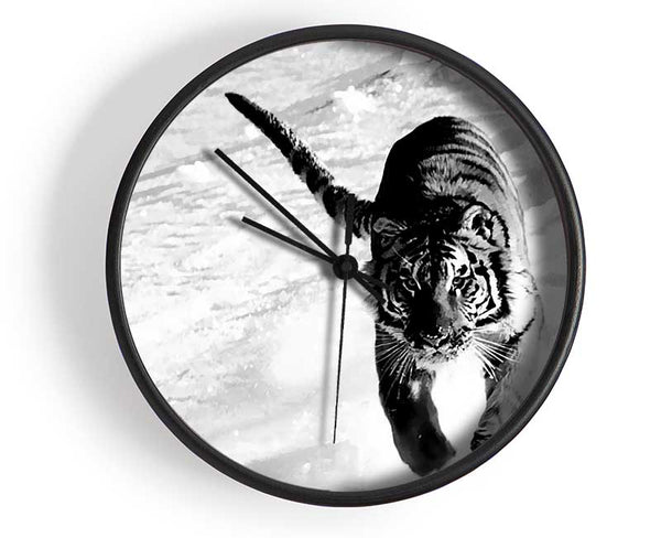 Tiger Running In Snow Clock - Wallart-Direct UK