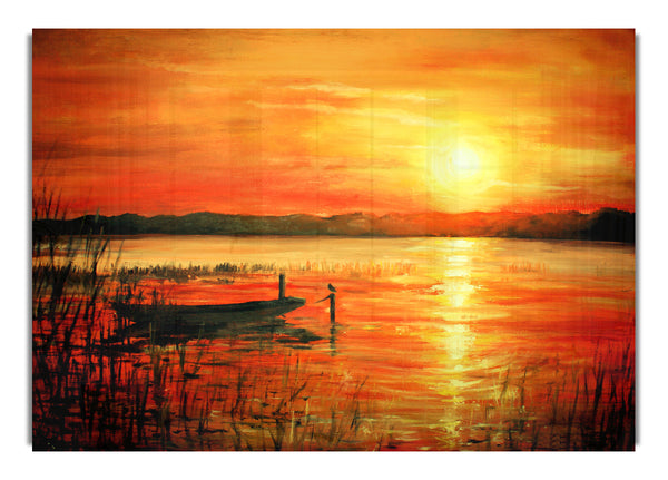Ruderboot auf dem Wasser bei Sonnenuntergang