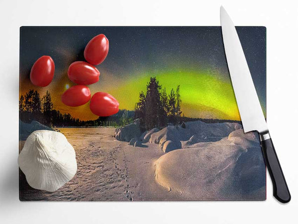 Nothern lights at night snow Glass Chopping Board