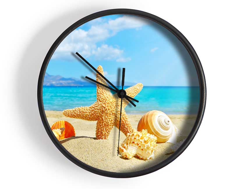 Starfish standing in the sand Clock - Wallart-Direct UK