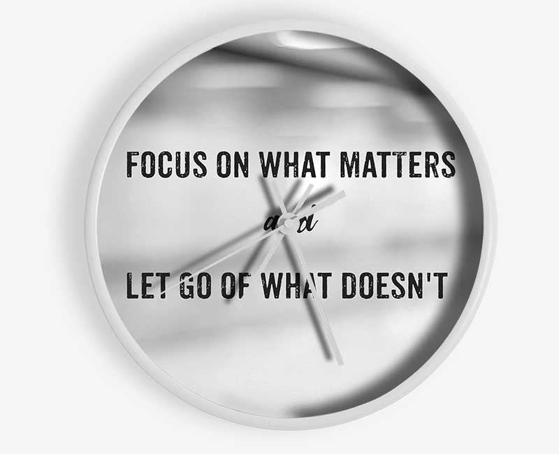 Focus on what matters Clock - Wallart-Direct UK