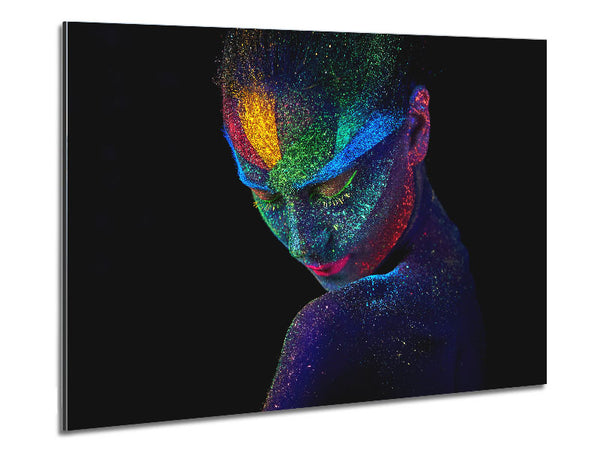 Dame mit bespritzter Neonfarbe