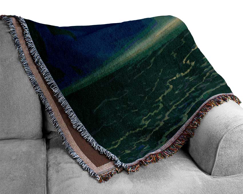 The Crescent Moon Waterline Woven Blanket