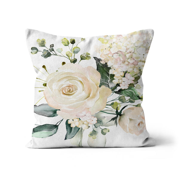 Kissen mit weißen Rosen und Blumen